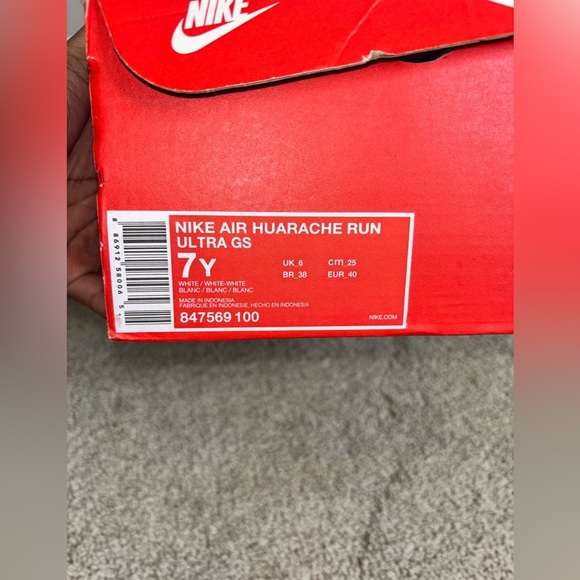 Nike Huarache Run White Sneakers - Picture 9 of 10